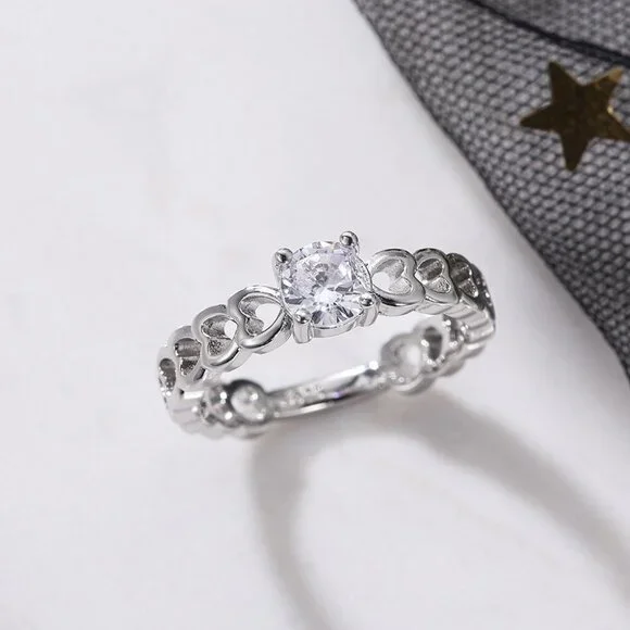 💍Lovely Anillos Hollow Heart Round Cut Moissanite Eternity Ring for Women, K770